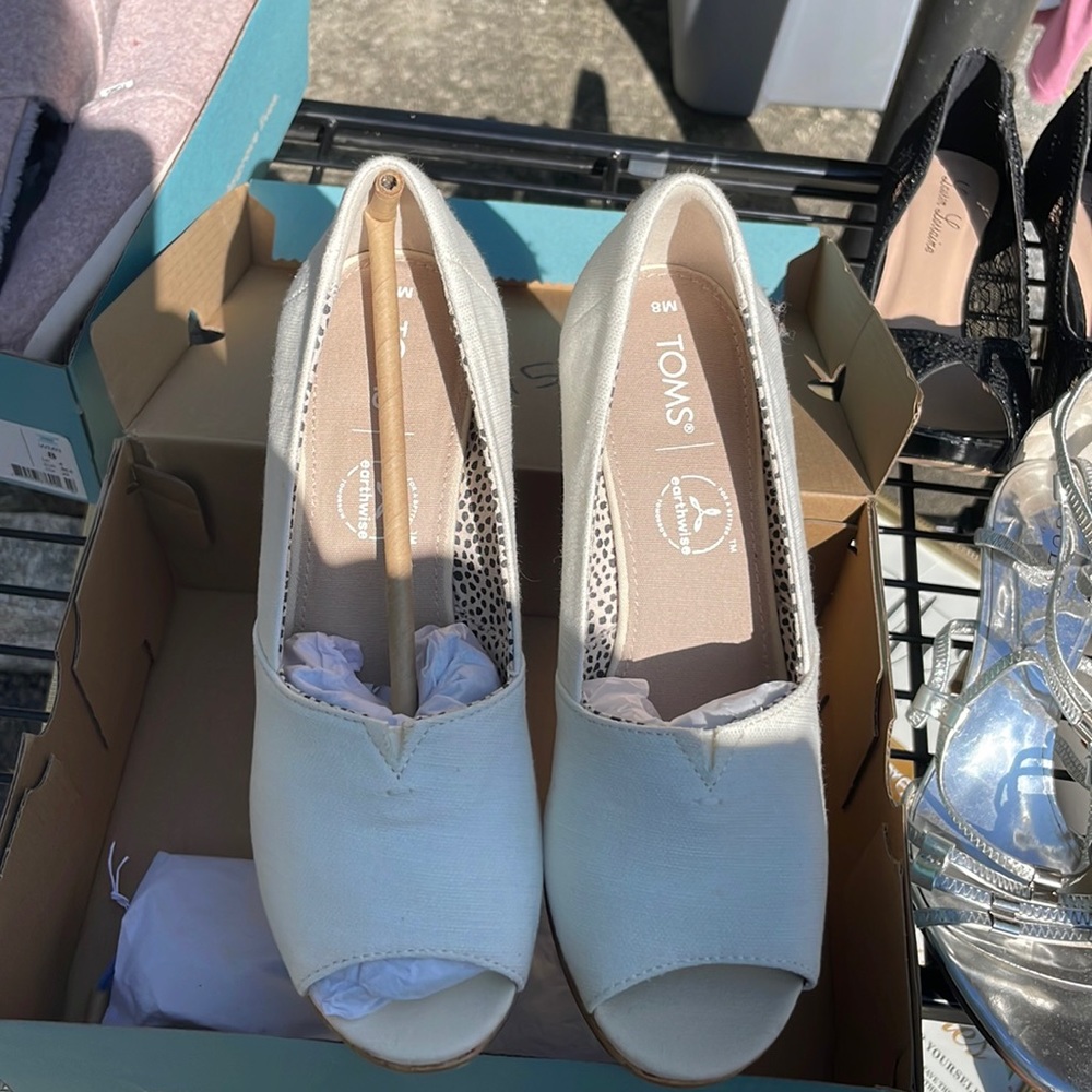 Toms shoes